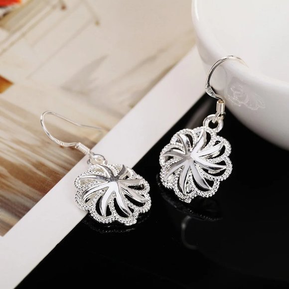 Gorgeous 3D Flower .925 Sterling Silver Hanging Earrings " Hypoallergenic " - Picture 2 of 4